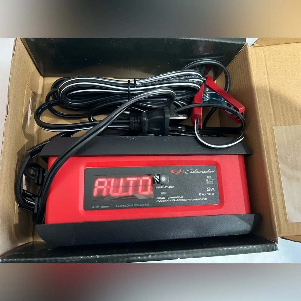 Schumacher Fully Automatic Battery Charger, Maintainer, and Auto Desulfator- 3 A